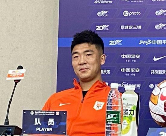 既然胃口已经被吊起来了，那自己自然也不没必要再搭理他。